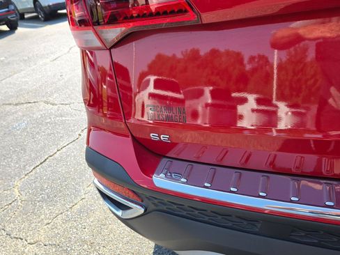 Certified 2024 Volkswagen Taos SE AWD/4WD image 16