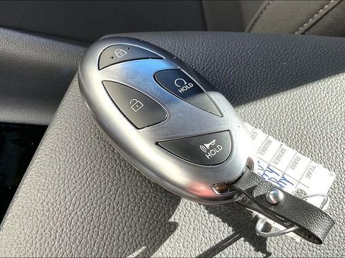 New 2025 Hyundai Elantra SEL image 32