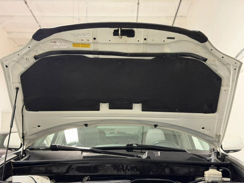 Used 2010 Toyota Highlander Limited image 35