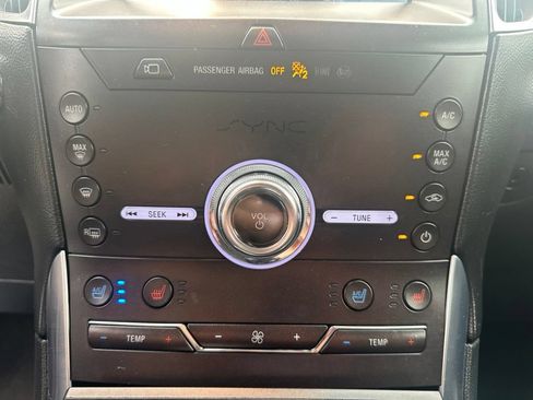 Used 2020 Ford Edge Titanium w/ Equipment Group 301A AWD/4WD image 22