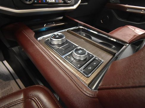 Used 2022 Ford Expedition Max Limited image 20