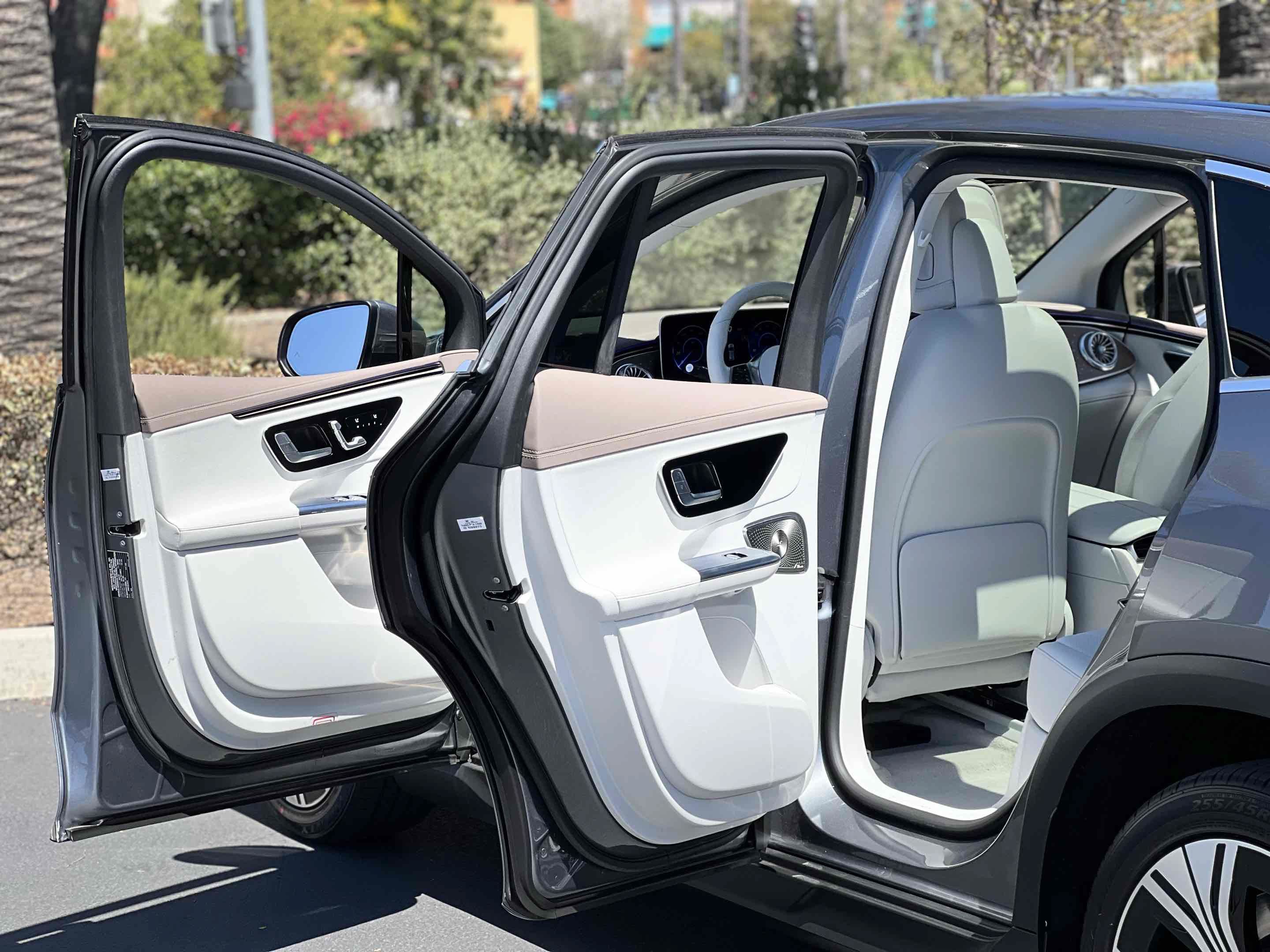 Used 2023 Mercedes-Benz EQE 350+ SUV w/ Exclusive Trim Package image 77