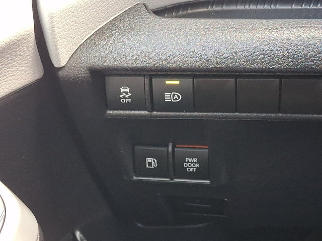 Certified 2025 Toyota Sienna LE AWD/4WD image 23