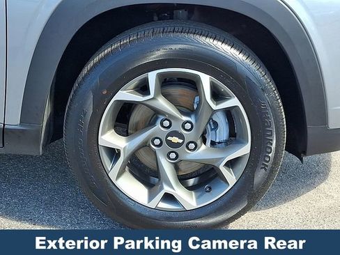 Used 2025 Chevrolet Trax LT w/ LT Convenience Package FWD image 10