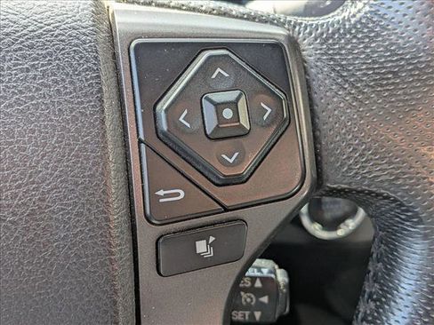 Used 2016 Toyota Tacoma TRD Sport w/ Towing Package image 12