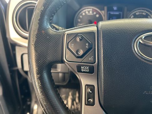 Used 2017 Toyota Tacoma 2WD Double Cab image 46