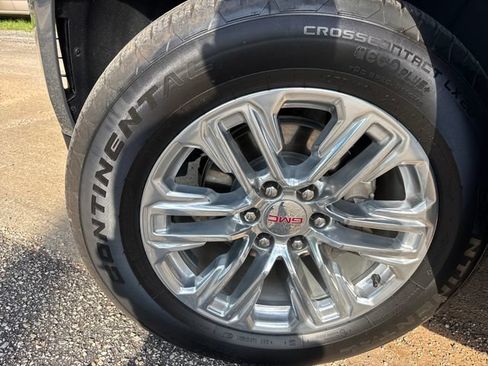 Used 2024 GMC Yukon SLT w/ SLT Luxury Package AWD/4WD image 5