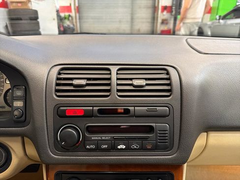 Used 1991 Acura Legend LS FWD image 20
