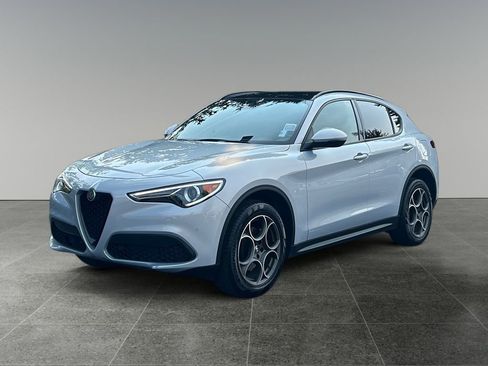 Used 2022 Alfa Romeo Stelvio Sprint image 4