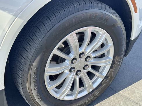 Used 2018 Cadillac XT5 FWD w/ LPO, Wheel Lock Package image 18