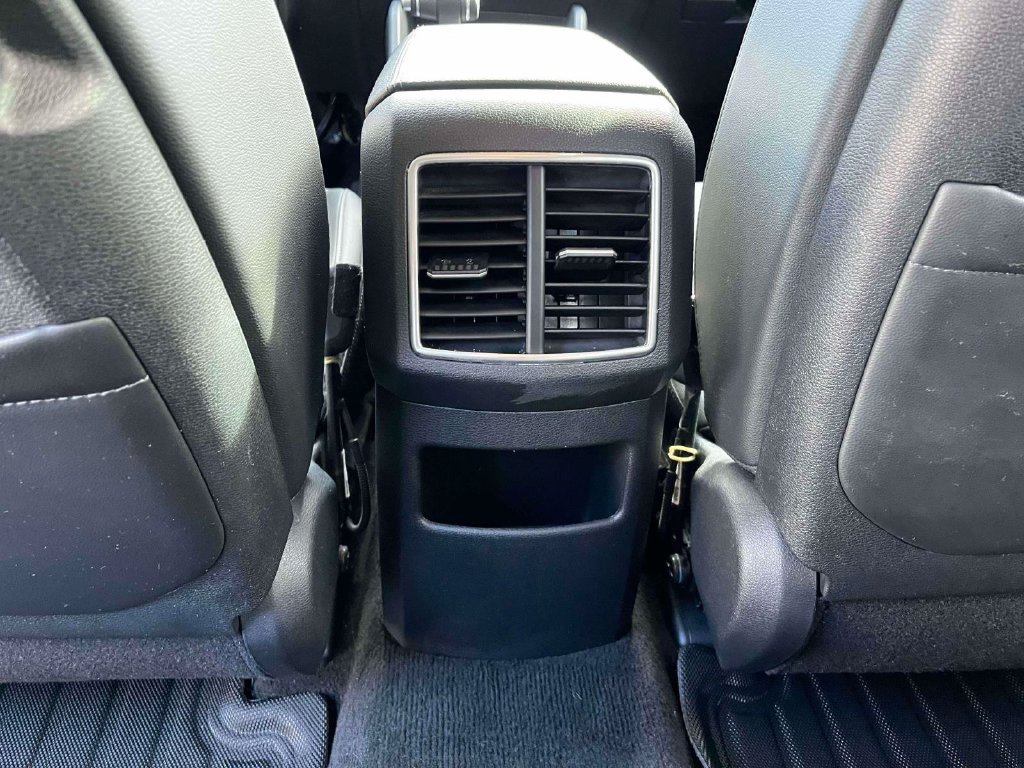 Used 2025 Kia Sportage EX FWD image 4