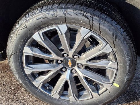 New 2026 Chevrolet Suburban High Country w/ Sun And Tow Package image 7