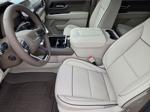 New 2026 GMC Yukon XL Denali w/ Sun & Power Step Package image 9