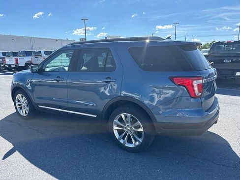 Used 2018 Ford Explorer XLT w/ Equipment Group 202A AWD/4WD image 3