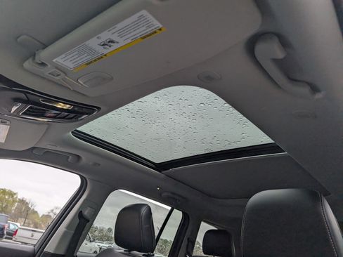 Used 2024 Jeep Grand Cherokee Limited w/ Black Appearance Package image 16