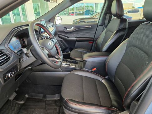 Used 2025 Ford Escape ST-Line Select AWD/4WD image 9