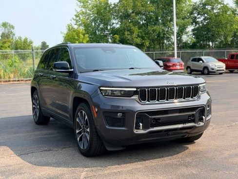 Used 2022 Jeep Grand Cherokee Overland AWD/4WD image 4
