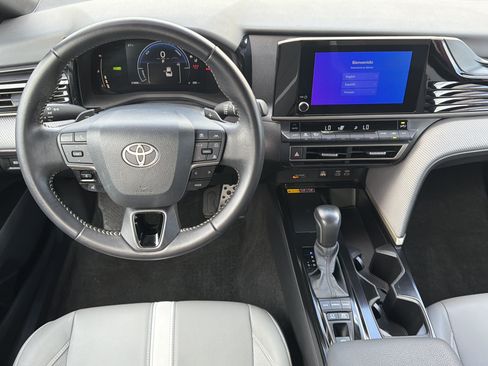 Used 2025 Toyota Camry SE FWD image 27