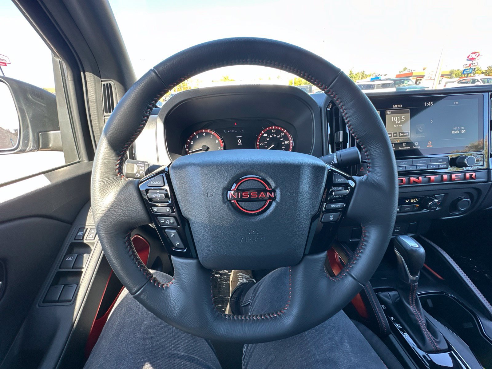 Used 2025 Nissan Frontier PRO-4X AWD/4WD image 37