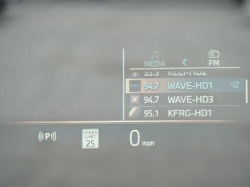 Used 2025 BMW X3 xDrive30i w/ Premium Package image 8