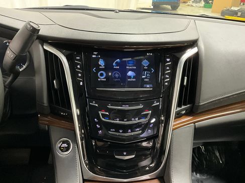 Used 2020 Cadillac Escalade ESV Luxury w/ Escalade Sport Edition AWD/4WD image 8