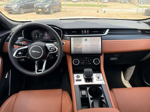 New 2025 Jaguar F-PACE R-Dynamic S image 10