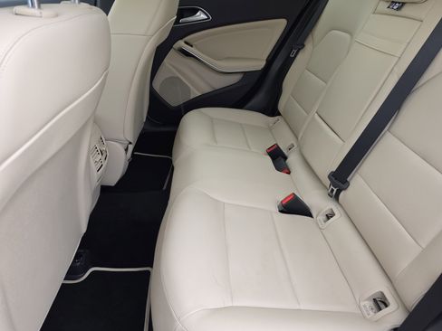 Used 2020 Mercedes-Benz GLA 250 image 9