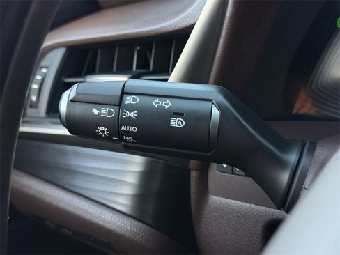 Used 2021 Lexus ES 300h Ultra Luxury w/ Accessory Package 2 image 23