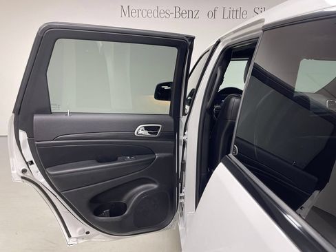 Used 2021 Jeep Grand Cherokee Laredo X AWD/4WD image 23