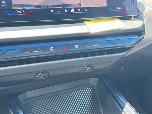 New 2025 BMW X3 xDrive30i w/ Premium Package image 24