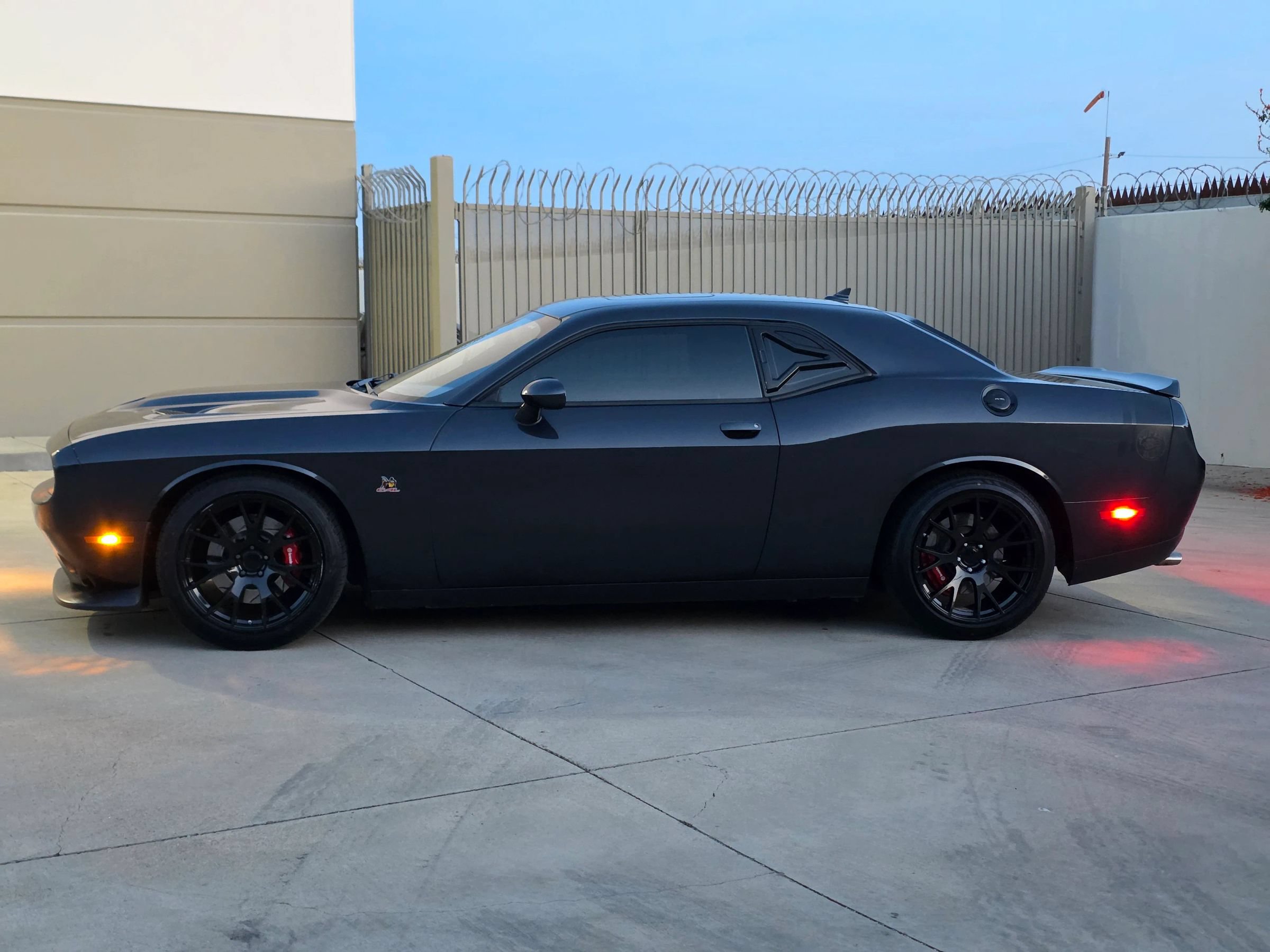 Used 2016 Dodge Challenger R/T Scat Pack w/ Leather Interior Group RWD image 8