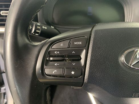 Used 2024 Hyundai Venue SEL FWD image 18