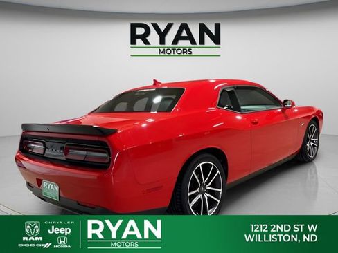 Used 2023 Dodge Challenger R/T w/ Plus Package image 9