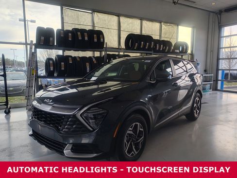 Used 2024 Kia Sportage LX image 2