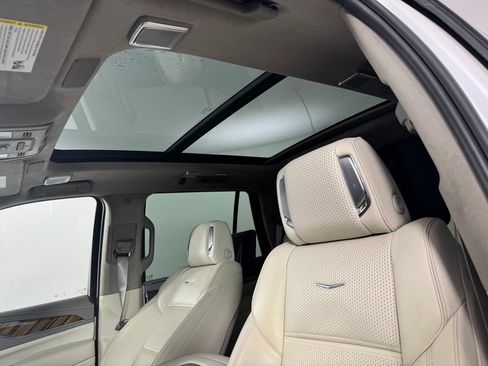Used 2024 Cadillac Escalade Sport Platinum w/ Heavy-Duty Trailer Package AWD/4WD image 16