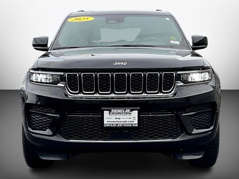 Used 2025 Jeep Grand Cherokee Laredo X w/ Luxury Tech Group I image 3