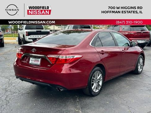 Used 2015 Toyota Camry SE w/ Moonroof Package FWD image 4