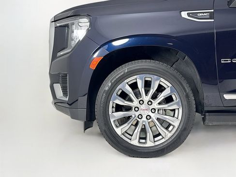 Used 2022 GMC Yukon XL Denali w/ Denali Premium Package image 27