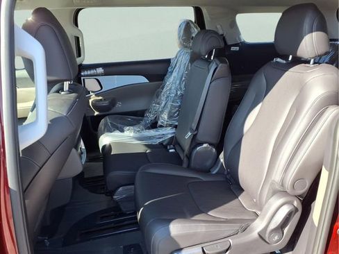 New 2026 Kia Carnival image 18