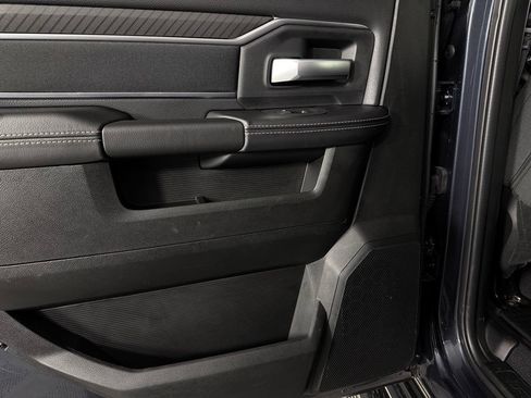 Certified 2025 RAM 2500 Big Horn AWD/4WD image 27