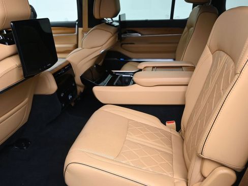 Used 2024 Jeep Grand Wagoneer Series III w/ Rear Seat Video Group 1 AWD/4WD image 14