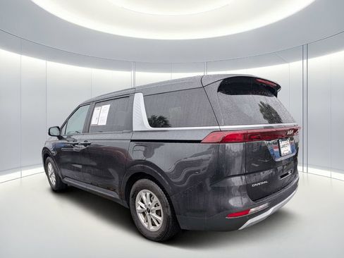 Used 2024 Kia Carnival LX FWD image 6