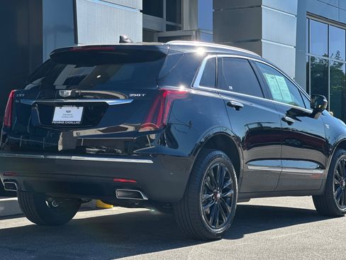 Used 2025 Cadillac XT5 Luxury w/ LPO, Red Accent Package image 4