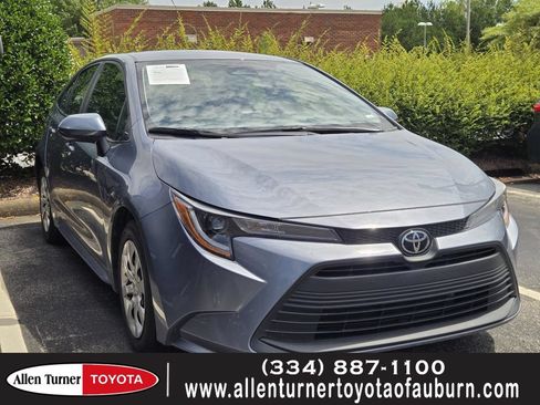 Used 2025 Toyota Corolla LE FWD image 1