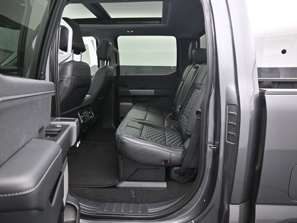 New 2026 Ford F250 Lariat w/ Black Appearance Package AWD/4WD image 21