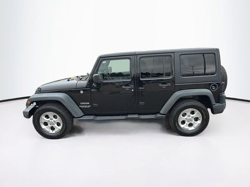 Used 2017 Jeep Wrangler Unlimited Sport w/ Connectivity Group AWD/4WD image 4
