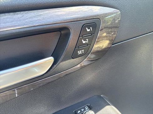 Certified 2024 Toyota Highlander Platinum FWD image 22