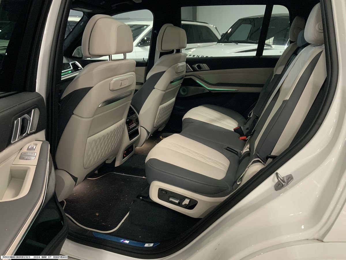 Used 2024 BMW X7 xDrive40i w/ M Sport Package AWD/4WD image 9