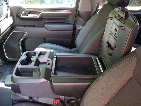 Used 2025 Chevrolet Silverado 1500 LT AWD/4WD image 36