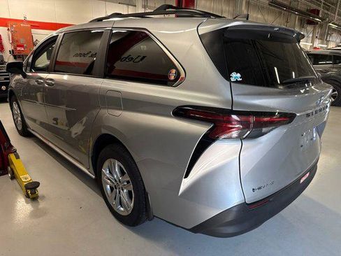 Certified 2025 Toyota Sienna XLE w/ XLE Plus Package AWD/4WD image 6